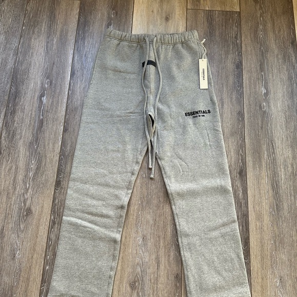 Essentials Gray Sweatpants - Picture 2 of 4